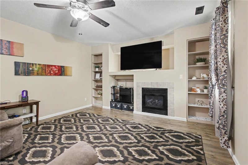 Photo 15 of 38 residential for sale in Chesapeake virginia