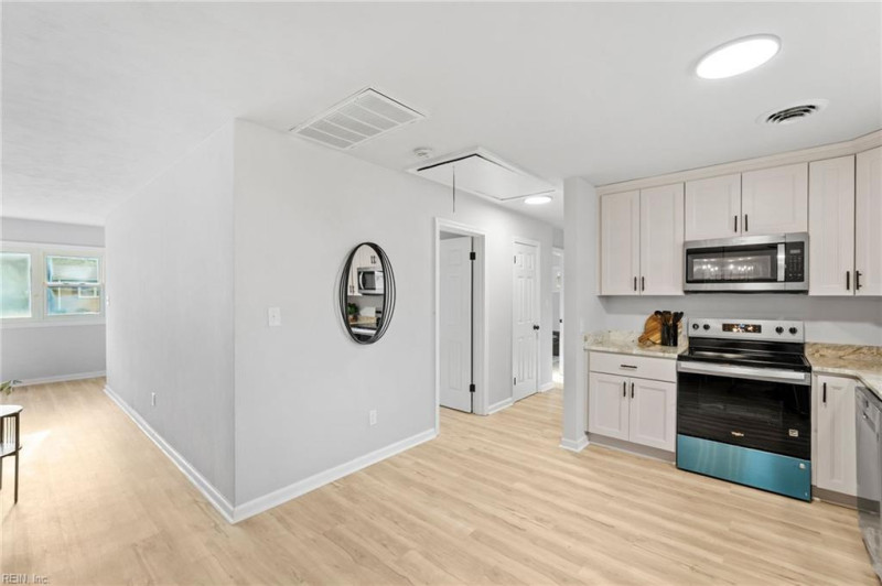 Photo 10 of 48 residential for sale in Hampton virginia