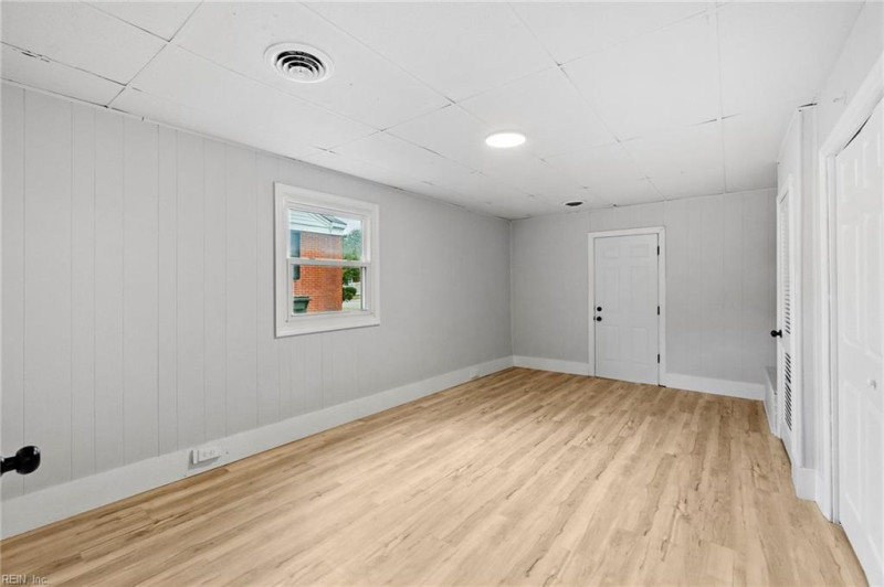 Photo 25 of 48 residential for sale in Hampton virginia