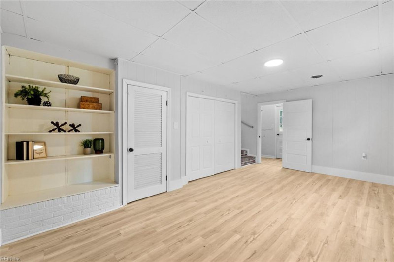 Photo 26 of 48 residential for sale in Hampton virginia