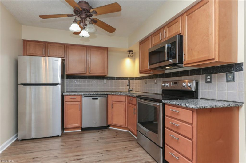 Photo 14 of 46 residential for sale in Chesapeake virginia