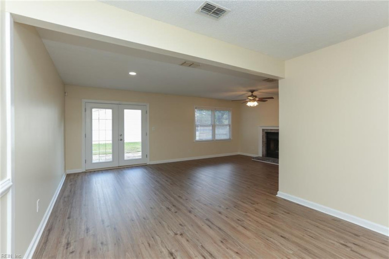 Photo 17 of 46 residential for sale in Chesapeake virginia