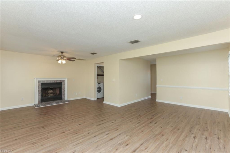 Photo 19 of 46 residential for sale in Chesapeake virginia