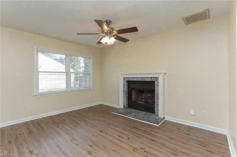 Photo 22 of 46 residential for sale in Chesapeake virginia