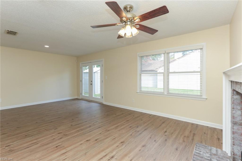 Photo 24 of 46 residential for sale in Chesapeake virginia