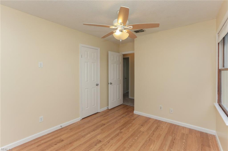 Photo 37 of 46 residential for sale in Chesapeake virginia