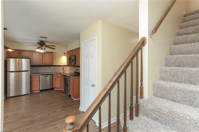 Photo 5 of 46 residential for sale in Chesapeake virginia
