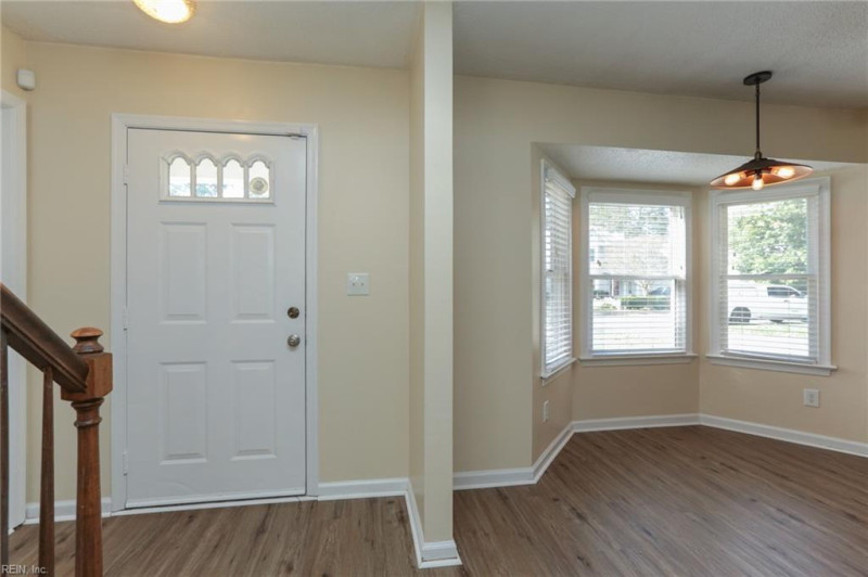 Photo 8 of 46 residential for sale in Chesapeake virginia