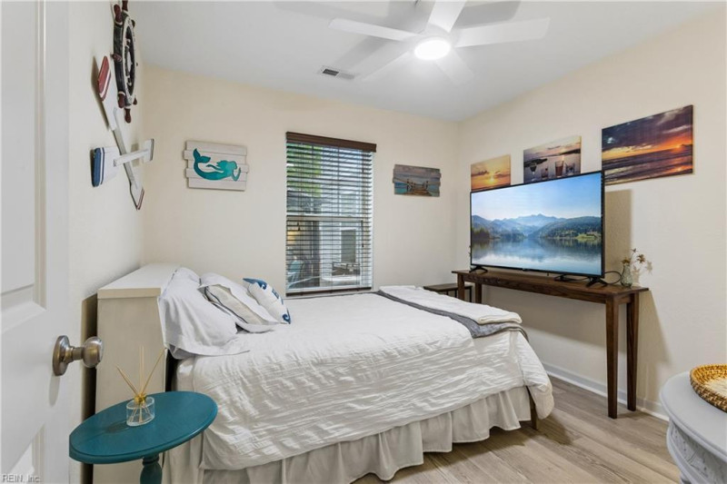Photo 13 of 27 residential for sale in Virginia Beach virginia