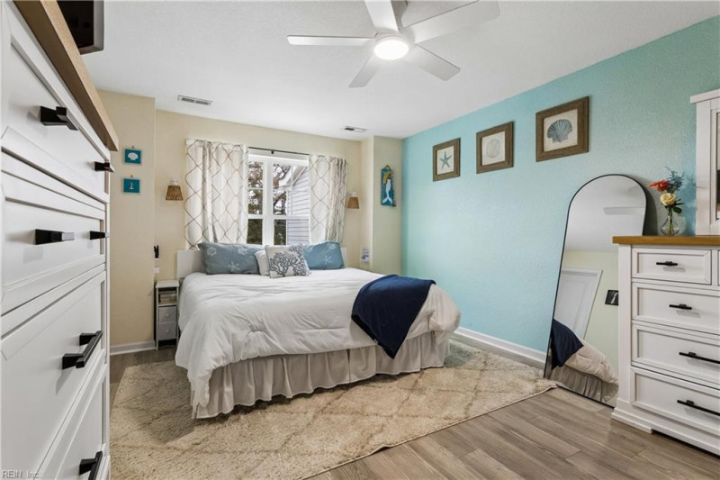 Photo 17 of 27 residential for sale in Virginia Beach virginia