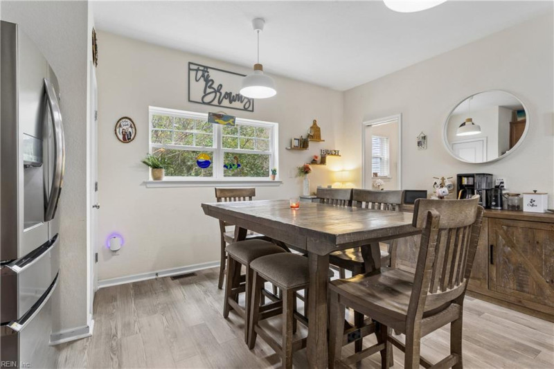 Photo 4 of 27 residential for sale in Virginia Beach virginia
