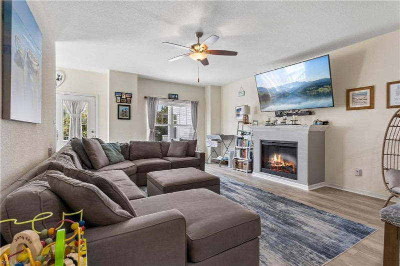 Photo 7 of 27 residential for sale in Virginia Beach virginia