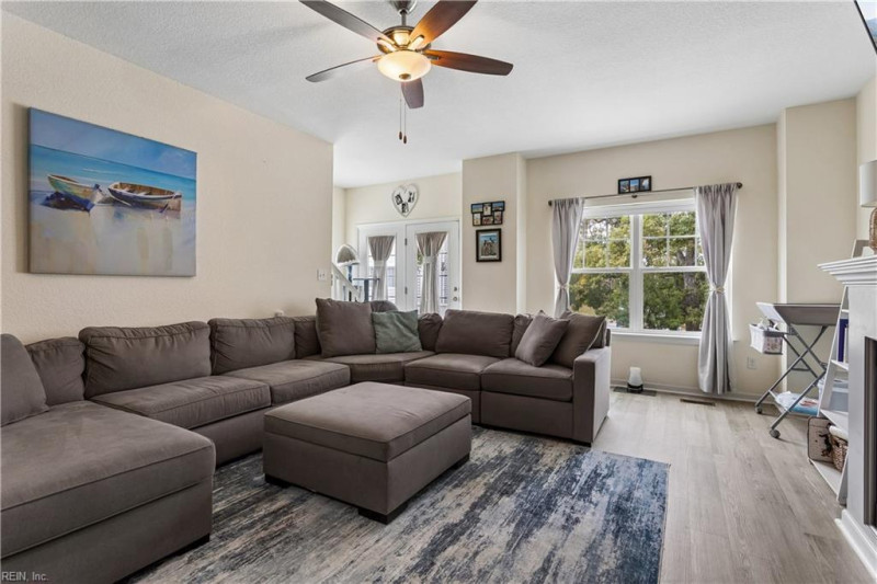 Photo 8 of 27 residential for sale in Virginia Beach virginia