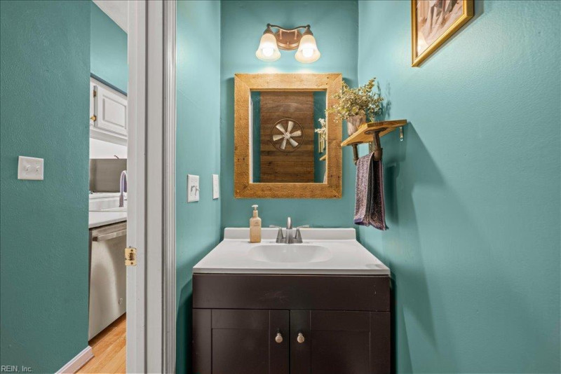 Photo 12 of 38 residential for sale in Chesapeake virginia