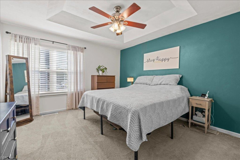 Photo 15 of 38 residential for sale in Chesapeake virginia