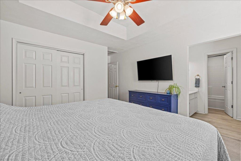 Photo 17 of 38 residential for sale in Chesapeake virginia