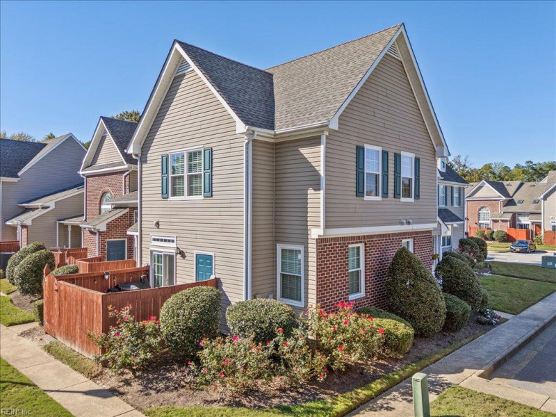 Photo 33 of 38 residential for sale in Chesapeake virginia