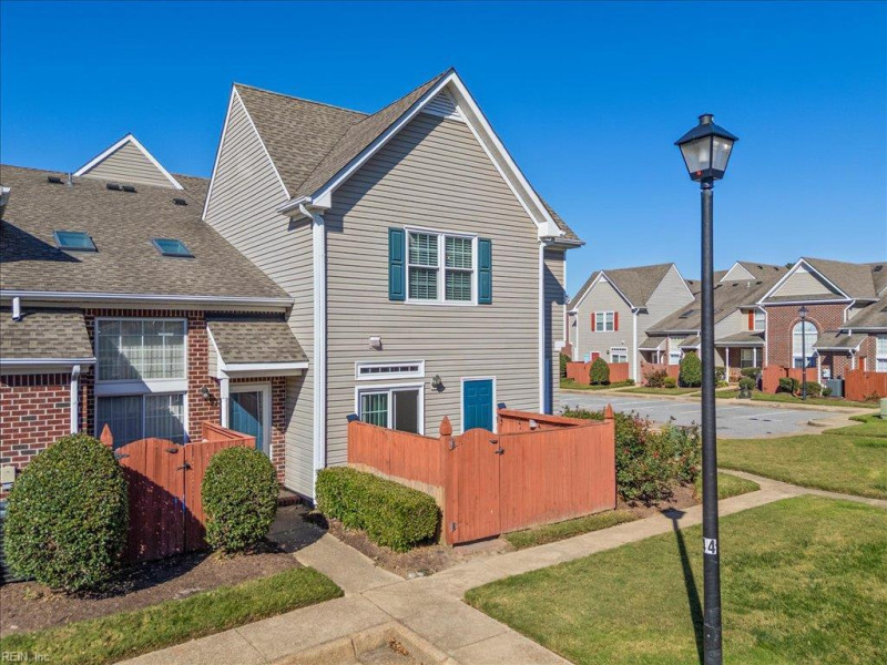 Photo 34 of 38 residential for sale in Chesapeake virginia