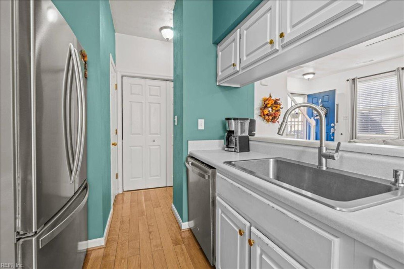 Photo 9 of 38 residential for sale in Chesapeake virginia