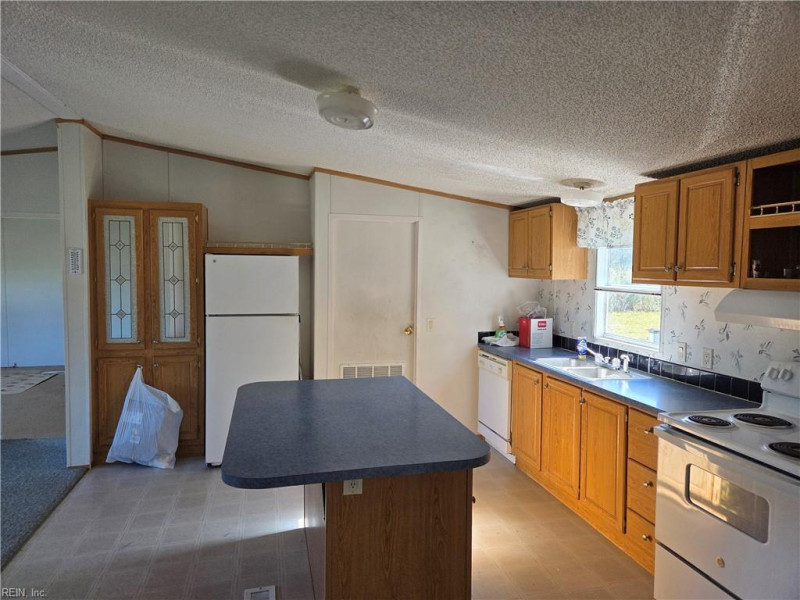 Photo 10 of 21 residential for sale in Sussex County virginia