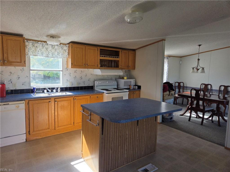 Photo 7 of 21 residential for sale in Sussex County virginia