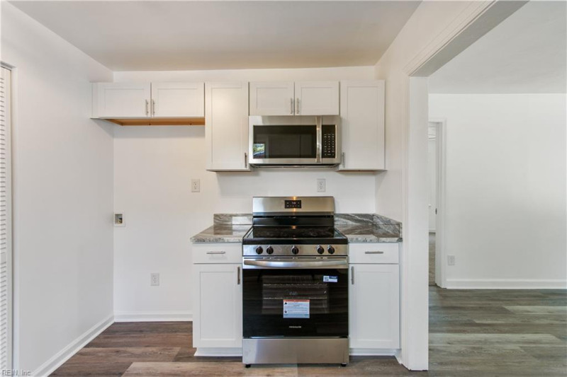 Photo 5 of 20 residential for sale in Hampton virginia