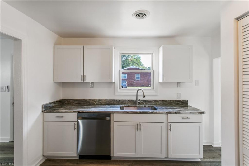 Photo 6 of 20 residential for sale in Hampton virginia