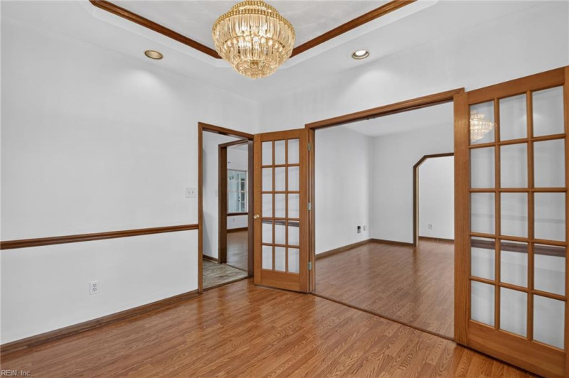 Photo 11 of 39 residential for sale in Virginia Beach virginia