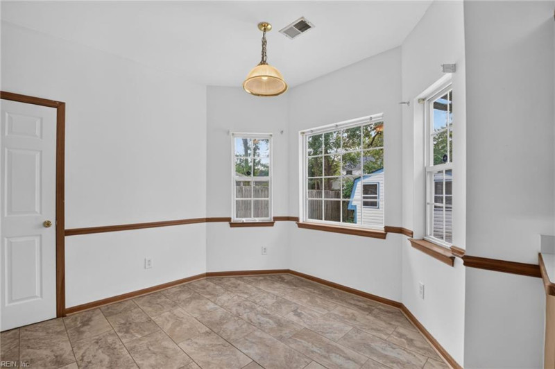 Photo 15 of 39 residential for sale in Virginia Beach virginia