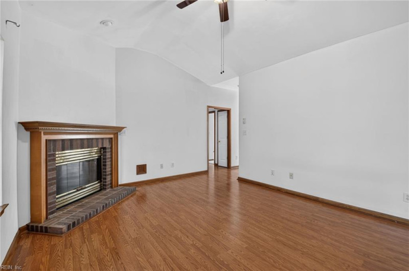 Photo 18 of 39 residential for sale in Virginia Beach virginia