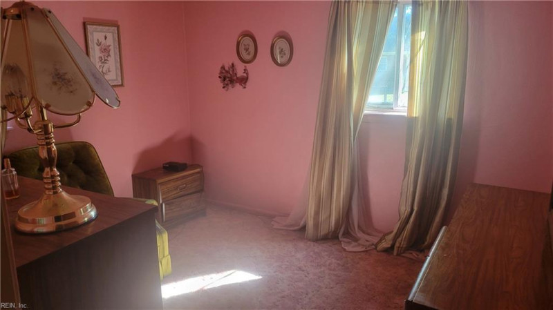 Photo 14 of 21 residential for sale in Chesapeake virginia