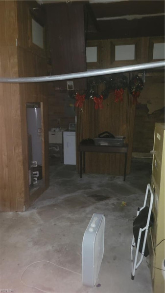 Photo 17 of 21 residential for sale in Chesapeake virginia