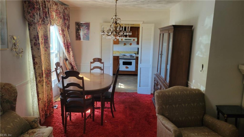 Photo 5 of 21 residential for sale in Chesapeake virginia