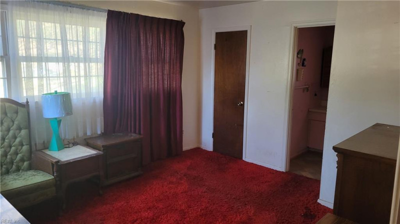 Photo 8 of 21 residential for sale in Chesapeake virginia