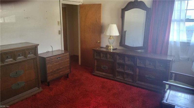 Photo 9 of 21 residential for sale in Chesapeake virginia