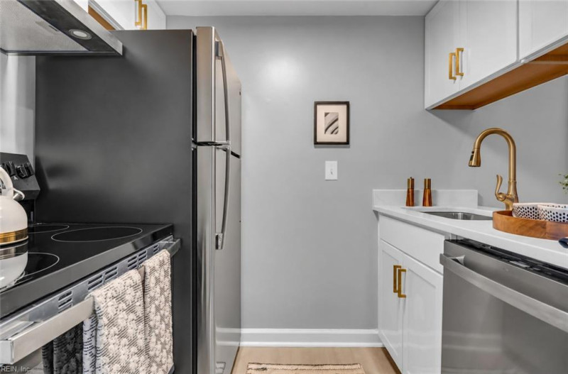 Photo 11 of 21 residential for sale in Hampton virginia
