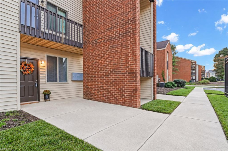 Photo 5 of 21 residential for sale in Hampton virginia