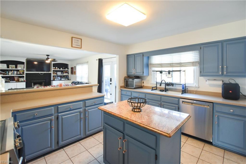 Photo 6 of 49 residential for sale in Chesapeake virginia Photo 6 of 49 residential for sale in Chesapeake virginia