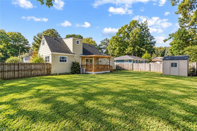 Photo 2 of 31 residential for sale in Virginia Beach virginia