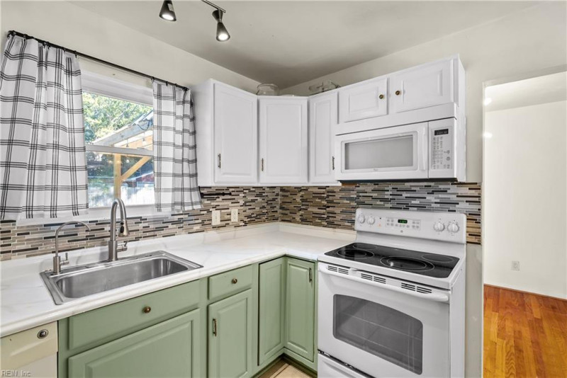 Photo 21 of 31 residential for sale in Virginia Beach virginia