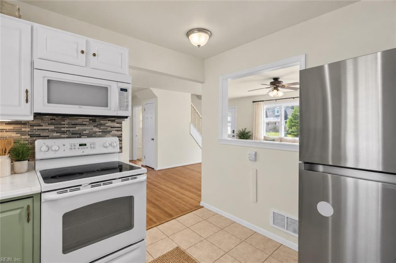 Photo 9 of 31 residential for sale in Virginia Beach virginia
