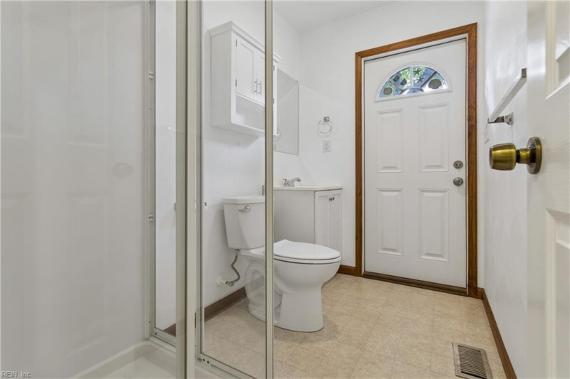 Photo 18 of 50 residential for sale in Chesapeake virginia Photo 18 of 50 residential for sale in Chesapeake virginia