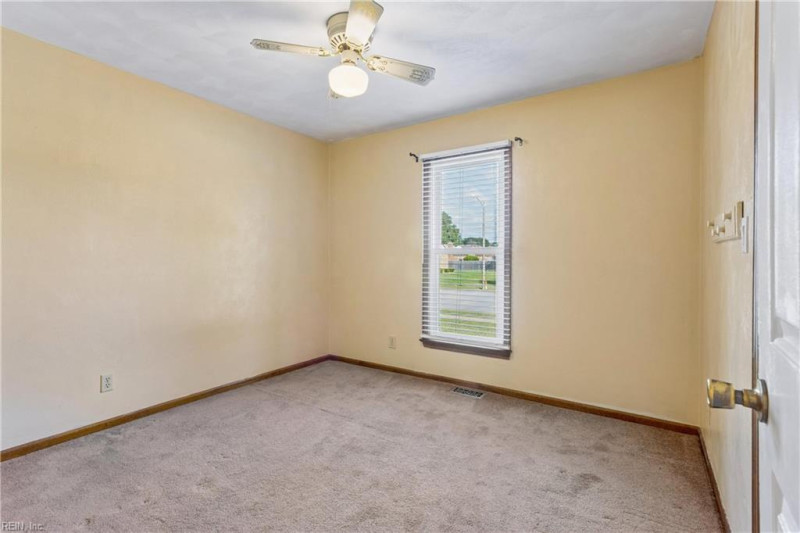 Photo 32 of 50 residential for sale in Chesapeake virginia Photo 32 of 50 residential for sale in Chesapeake virginia