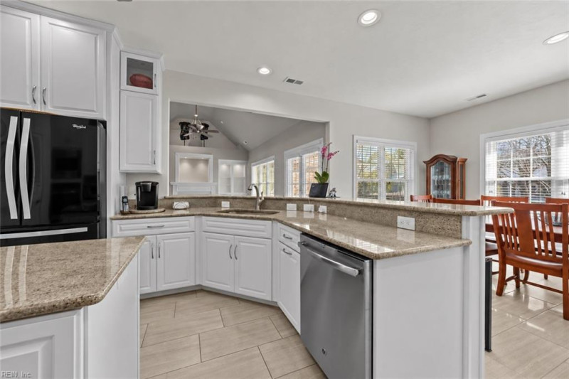 Photo 16 of 50 residential for sale in Chesapeake virginia Photo 16 of 50 residential for sale in Chesapeake virginia