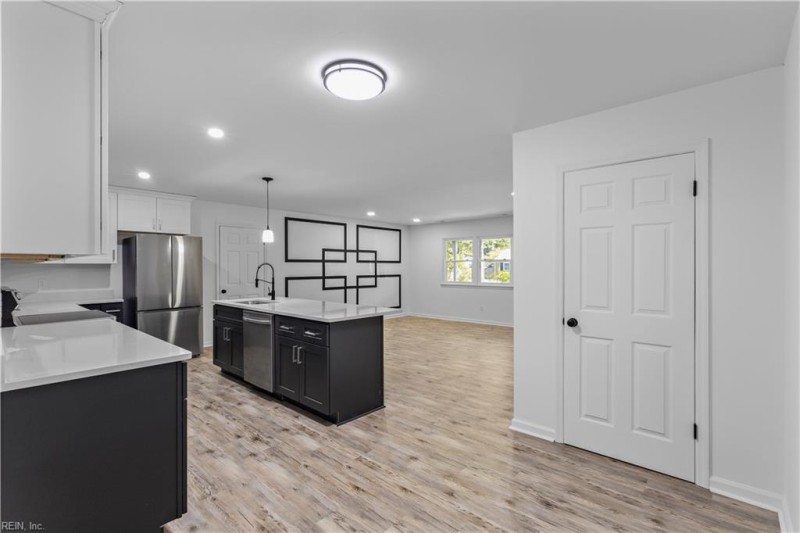Photo 12 of 27 residential for sale in Poquoson virginia