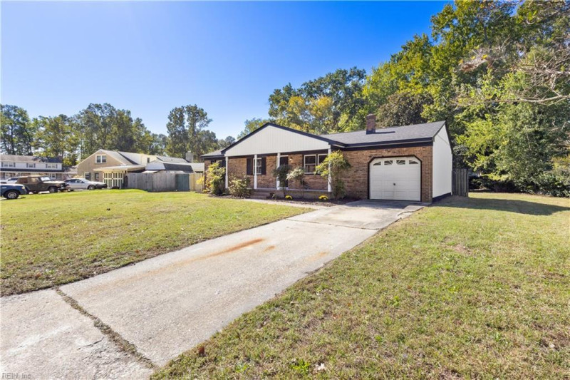 Photo 2 of 27 residential for sale in Poquoson virginia