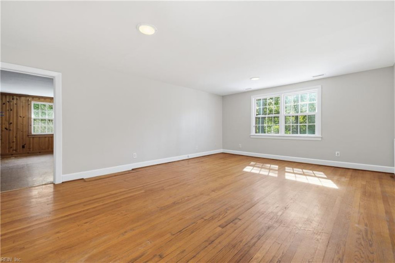 Photo 27 of 50 residential for sale in Norfolk virginia