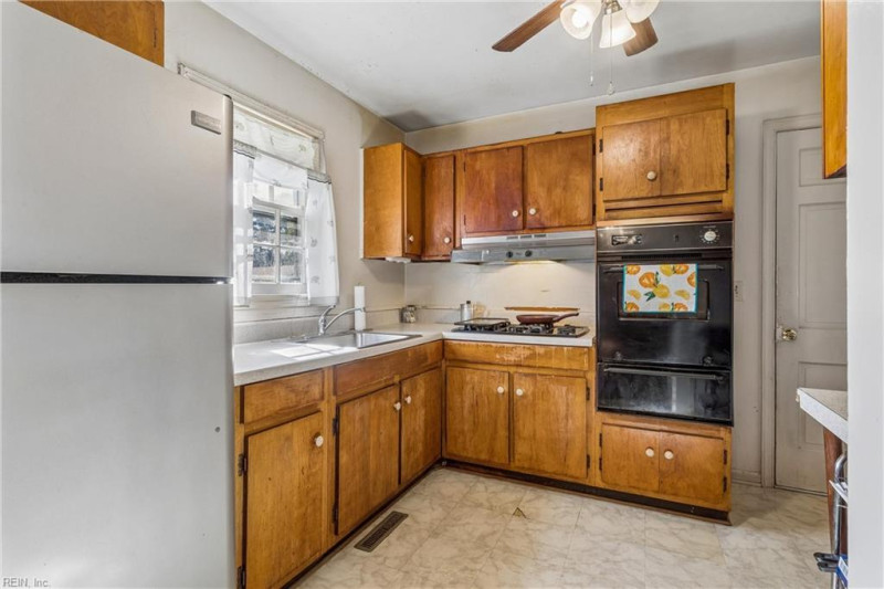 Photo 6 of 22 residential for sale in Portsmouth virginia Photo 6 of 22 residential for sale in Portsmouth virginia