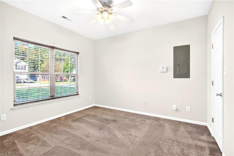 Photo 15 of 39 residential for sale in Chesapeake virginia
