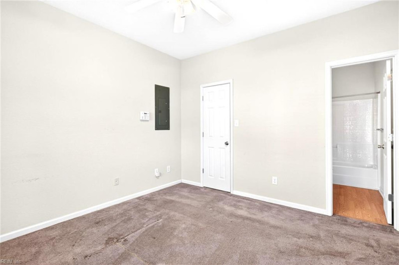Photo 16 of 39 residential for sale in Chesapeake virginia